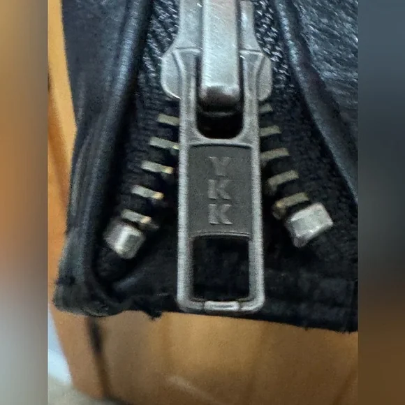 Harley-Davidson Black Leather Motorcycle Jacket woman’s size Large. Pit 21 - Picture 4 of 16